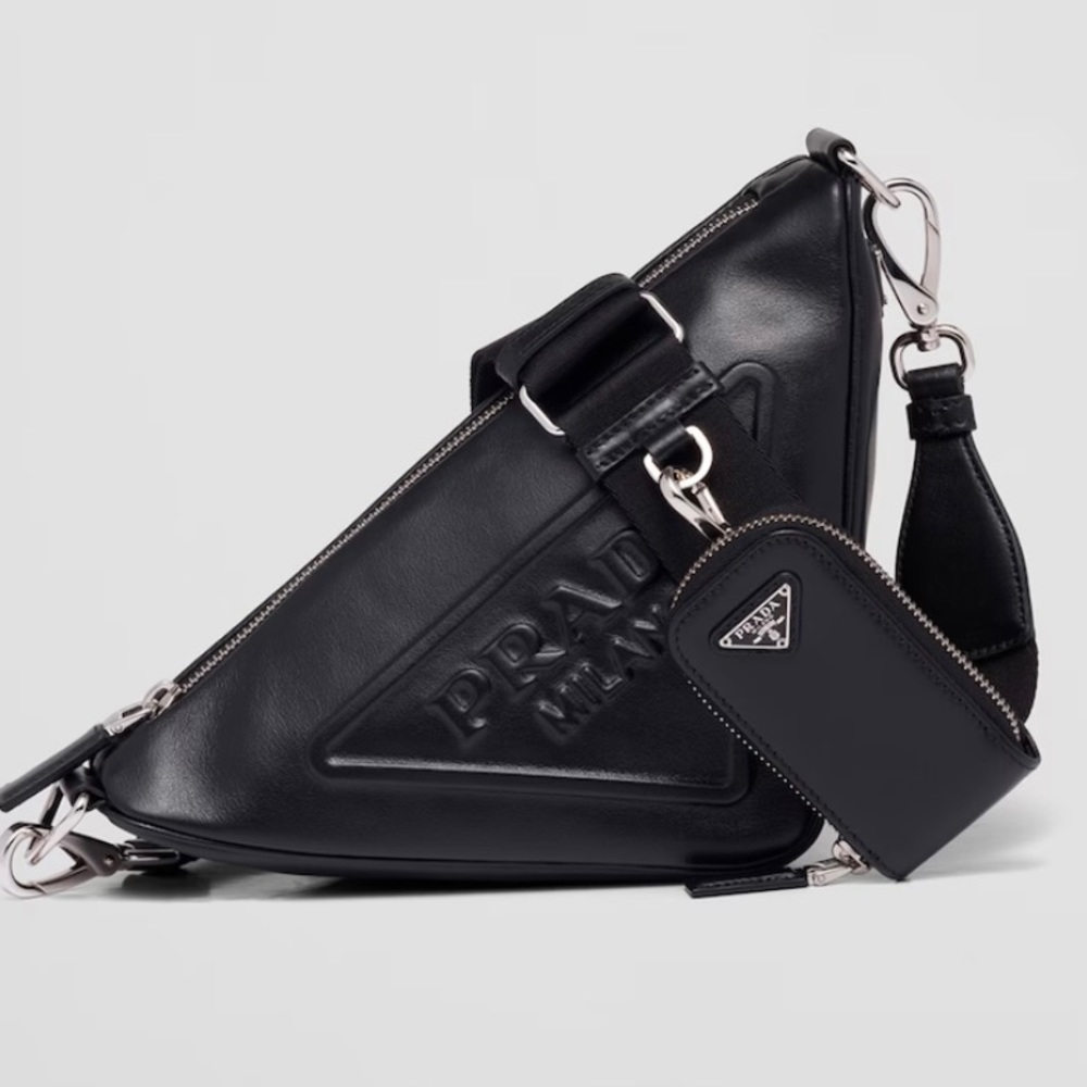 100% authentic Prada Triangle leather shoulder bag black